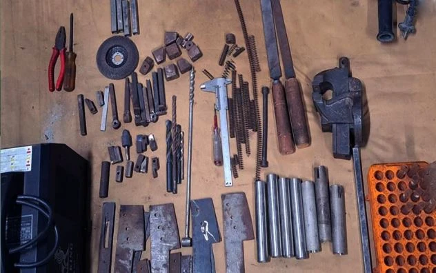 অস্ত্র তৈরির কারখানায় সেনা অভিযান